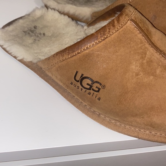 Men’s SCUFF Ugg Slippers - Picture 3 of 4